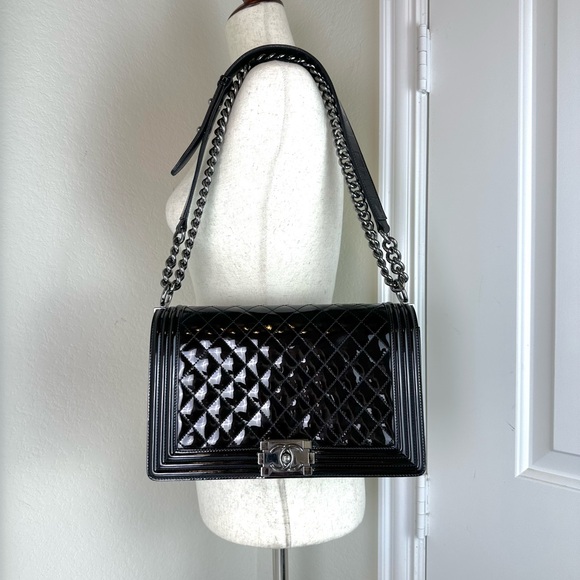 CHANEL BOY RARE Color Chain Patent Quilted Shoulder Bag Medium - Picture 4 of 14